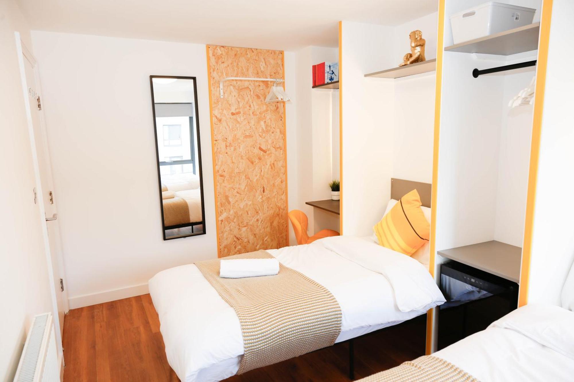 New Luxury Apartments In Central Location Next To Shops, Cafes, Bars & Metro لندن المظهر الخارجي الصورة