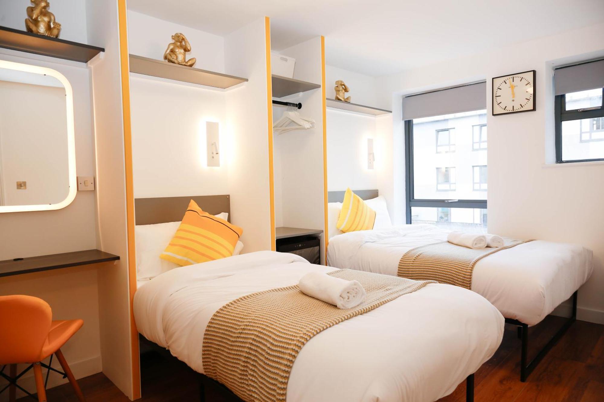 New Luxury Apartments In Central Location Next To Shops, Cafes, Bars & Metro لندن المظهر الخارجي الصورة